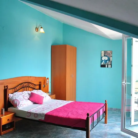 Smokvica - With Sea View Starigrad Paklenica