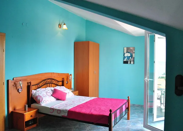 Smokvica - With Sea View Starigrad Paklenica